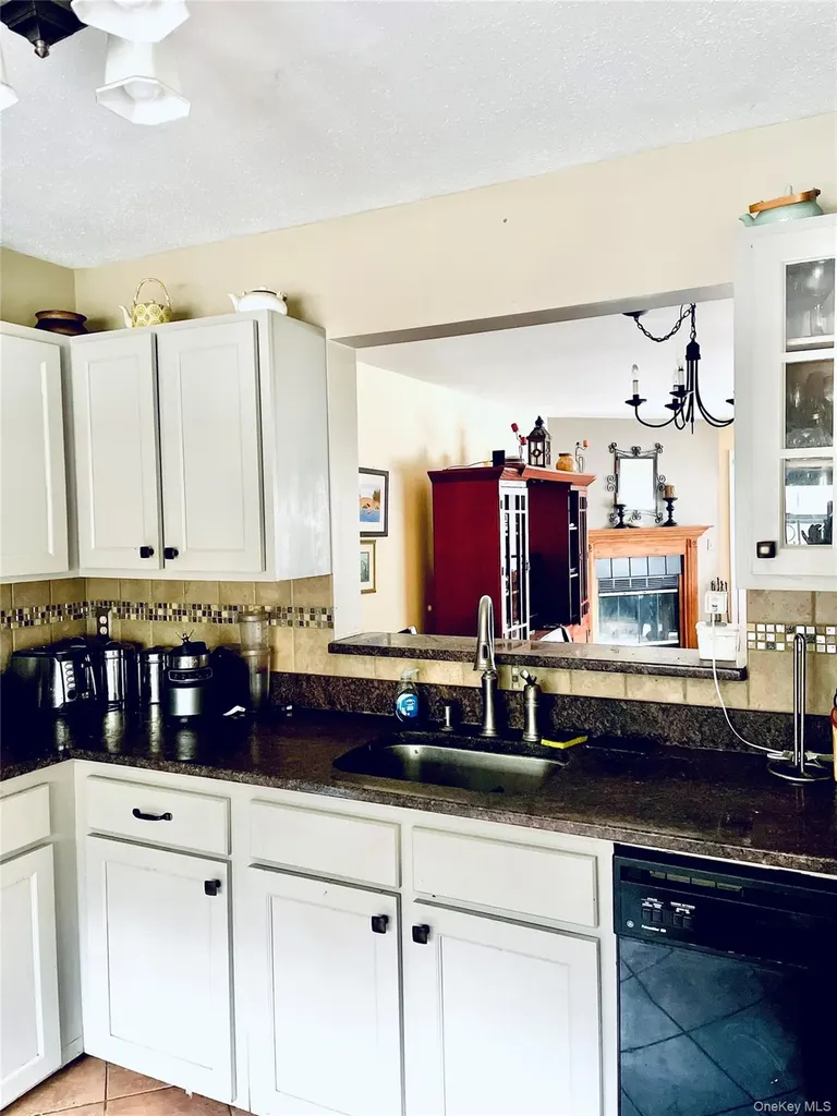 10 Timberline Trail Pawling NY 12564