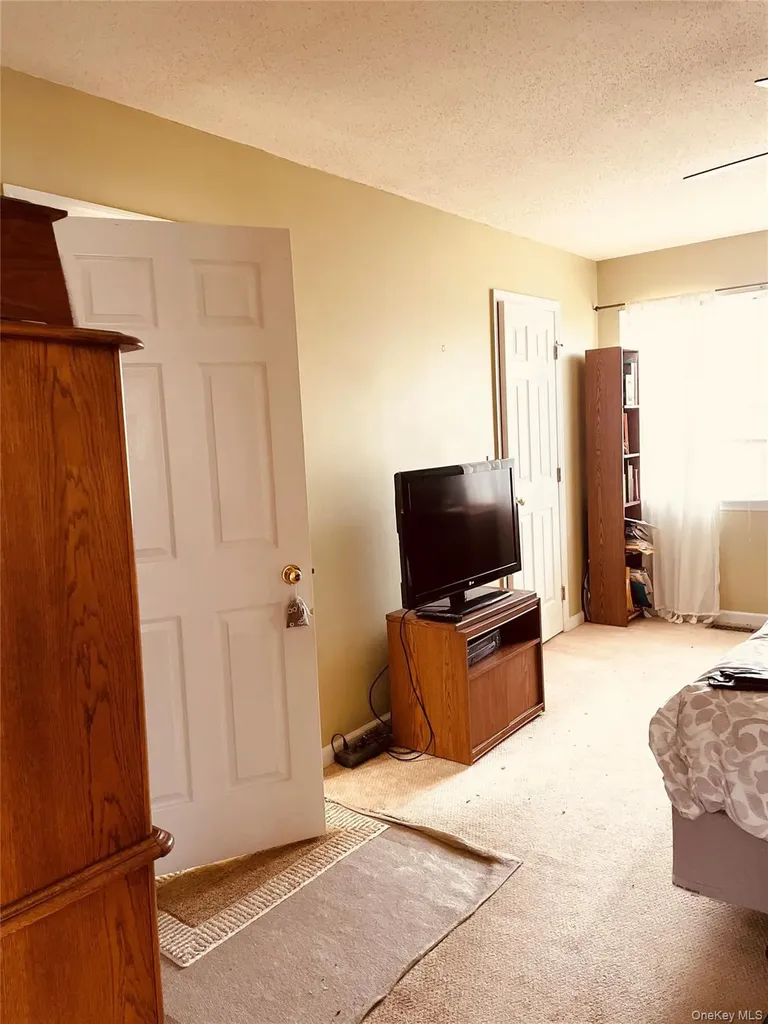10 Timberline Trail Pawling NY 12564