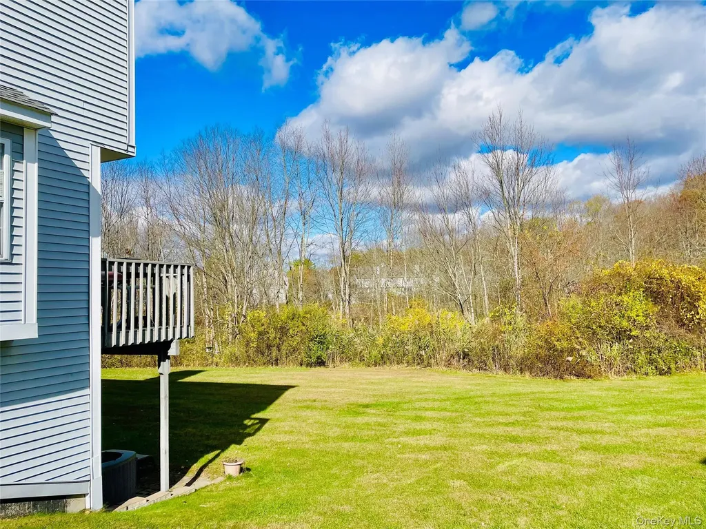 10 Timberline Trail Pawling NY 12564