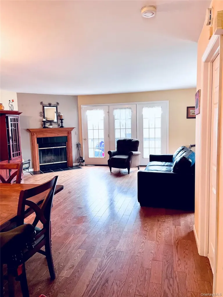 10 Timberline Trail Pawling NY 12564