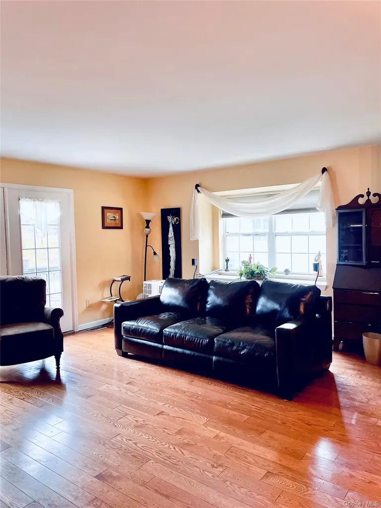 10 Timberline Trail Pawling NY 12564