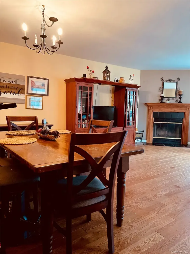 10 Timberline Trail Pawling NY 12564