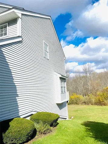 10 Timberline Trail Pawling NY 12564
