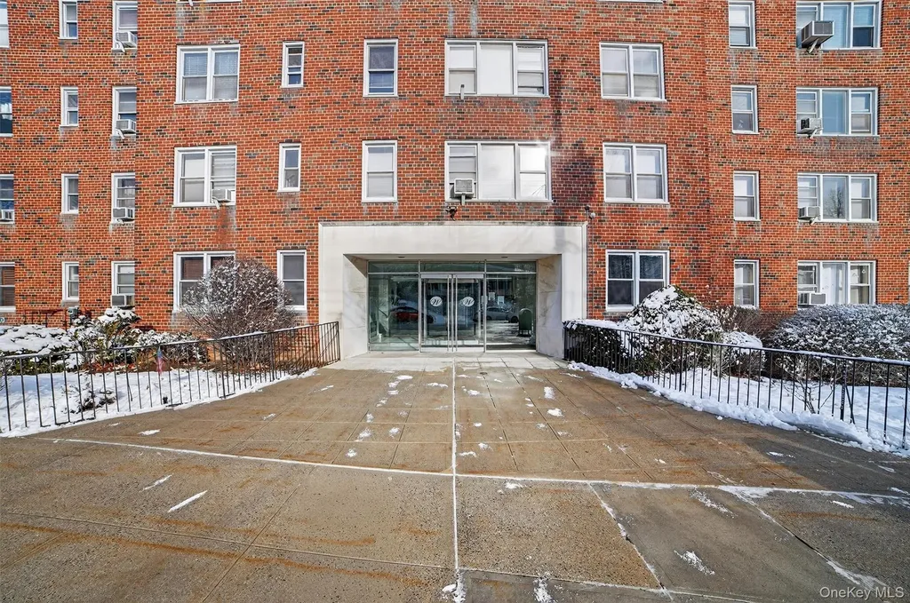 25 Sunnyside Drive Yonkers NY 10705