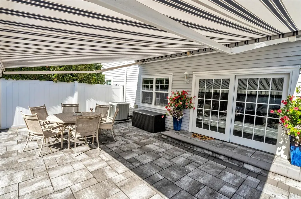60 Herrels Circle Melville NY 11747