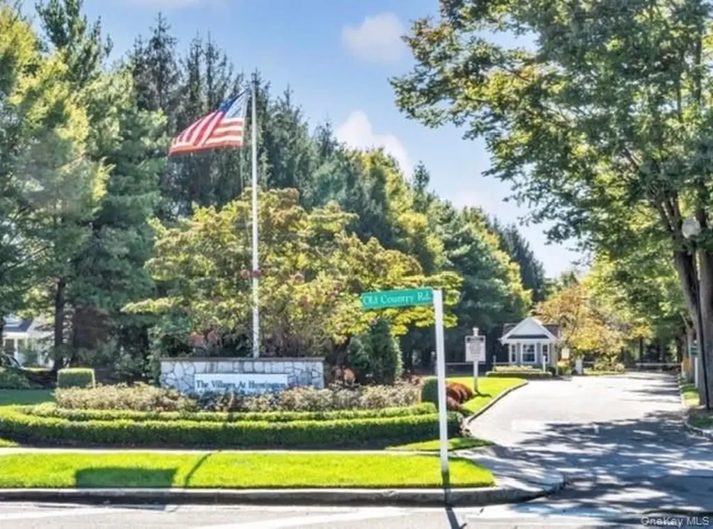 60 Herrels Circle Melville NY 11747