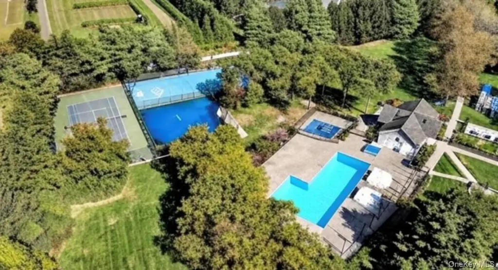 60 Herrels Circle Melville NY 11747