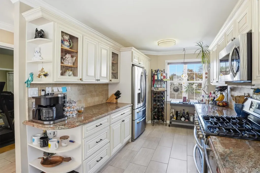 60 Herrels Circle Melville NY 11747