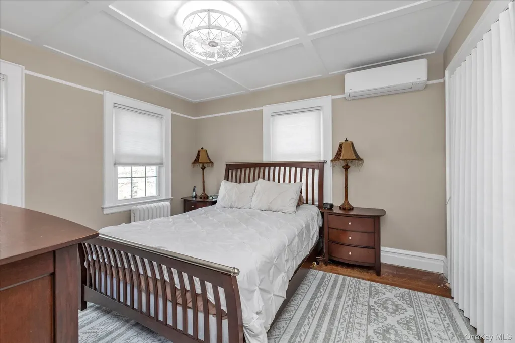 17 Everett Street Lynbrook NY 11563