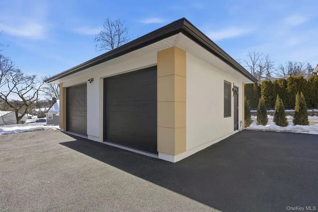 31 Gedney Way White Plains NY 10605