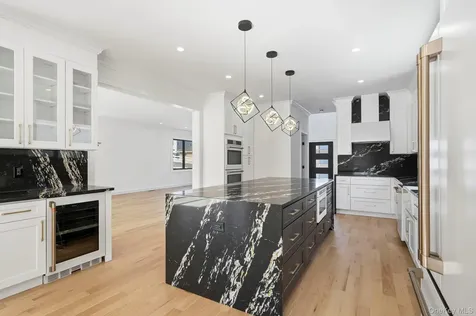 31 Gedney Way White Plains NY 10605