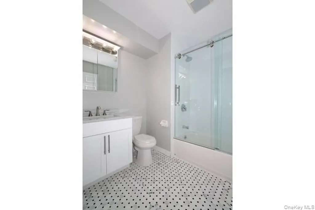 465 New Highway Copiague NY 11726
