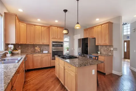 77 Dimond Avenue Cortlandt Manor NY 10567