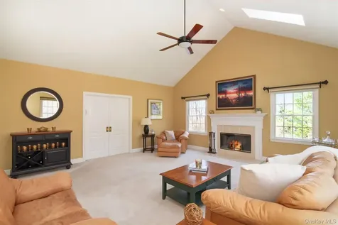 77 Dimond Avenue Cortlandt Manor NY 10567
