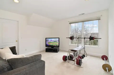 77 Dimond Avenue Cortlandt Manor NY 10567