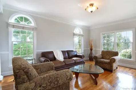 77 Dimond Avenue Cortlandt Manor NY 10567