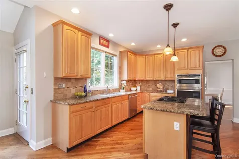 77 Dimond Avenue Cortlandt Manor NY 10567