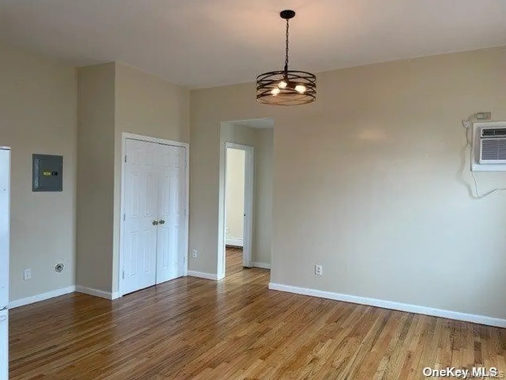 66 E Walnut Street Long Beach NY 11561