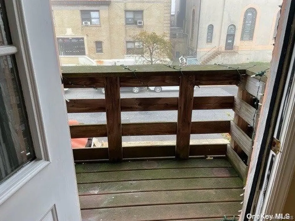 66 E Walnut Street Long Beach NY 11561