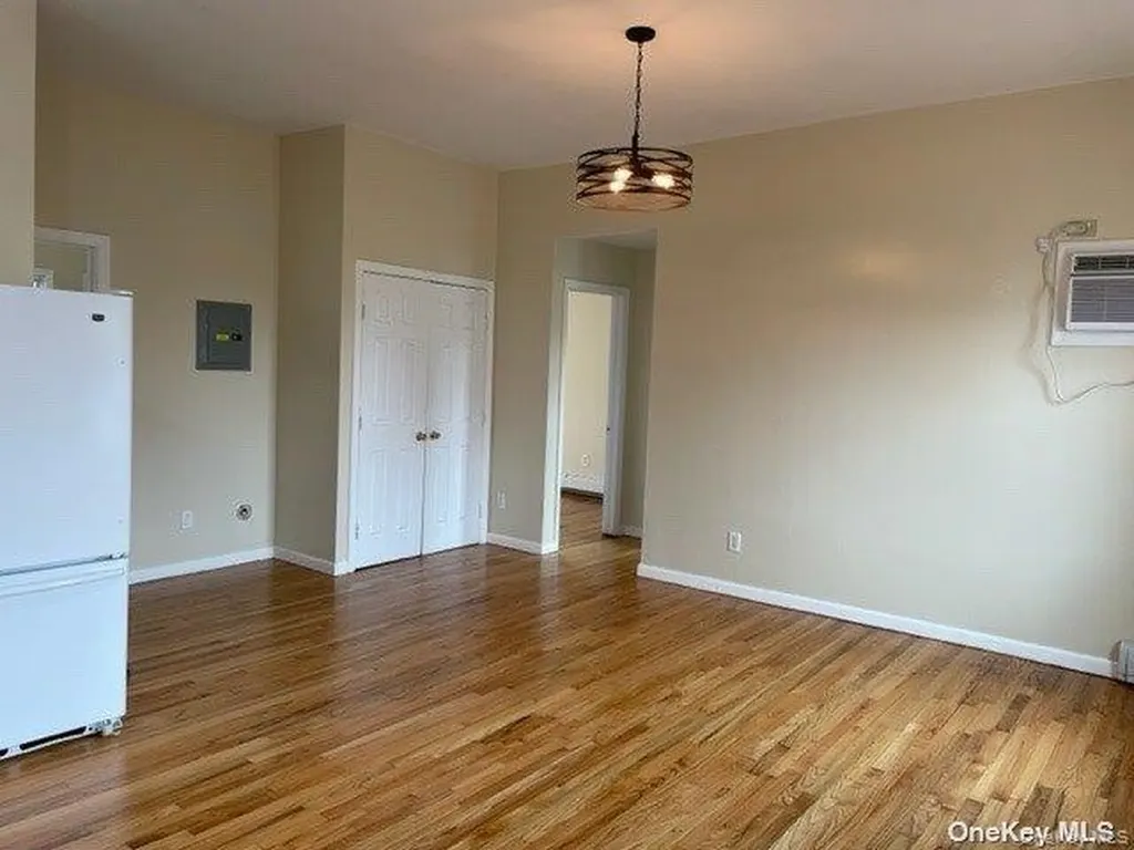 66 E Walnut Street Long Beach NY 11561