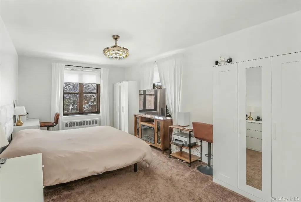 15 Hill Park Avenue Great Neck NY 11021