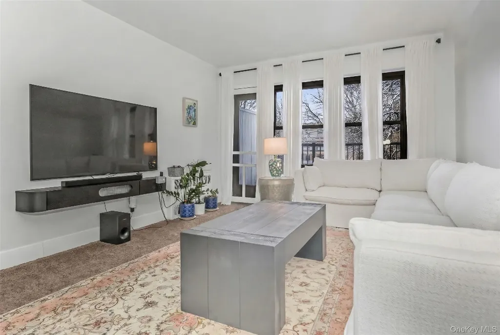 15 Hill Park Avenue Great Neck NY 11021