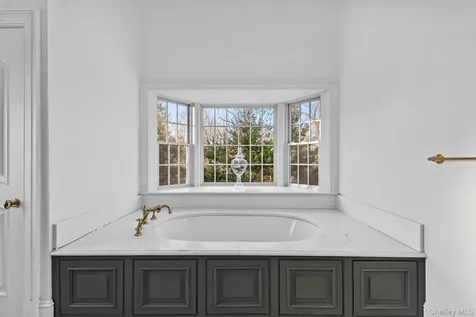 12 Gifford Lake Drive Armonk NY 10504