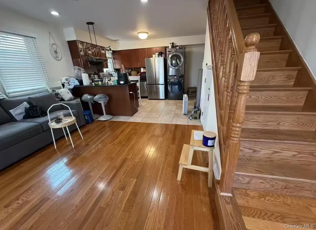 4038 194th Street Flushing NY 11358