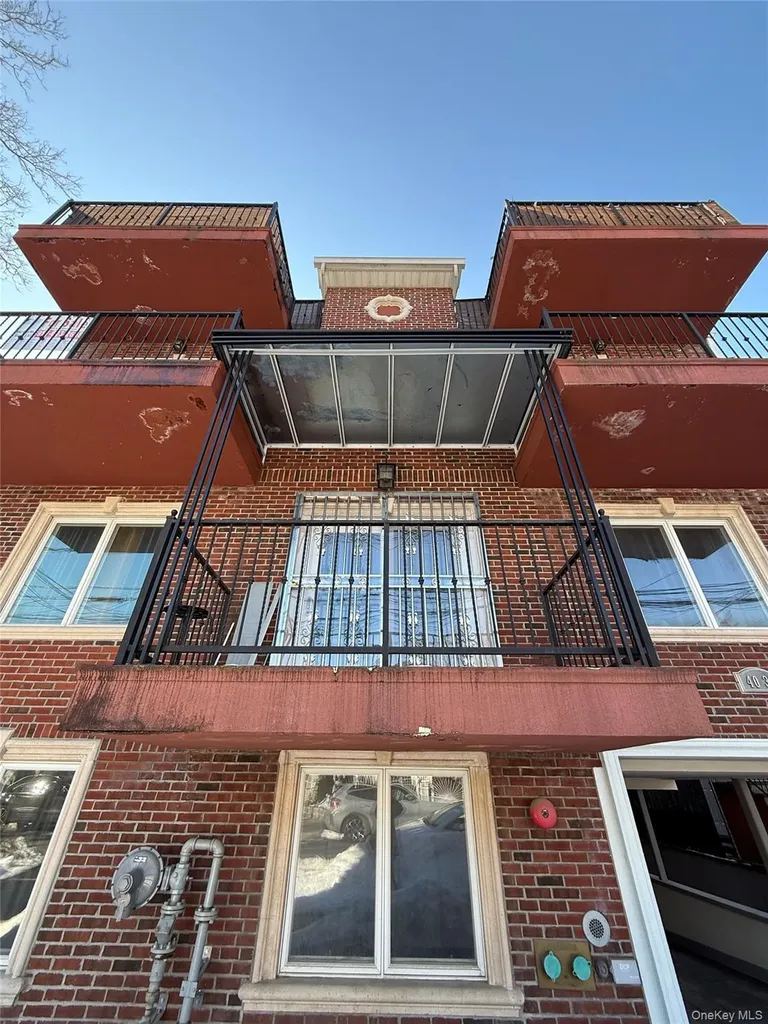 4038 194th Street Flushing NY 11358