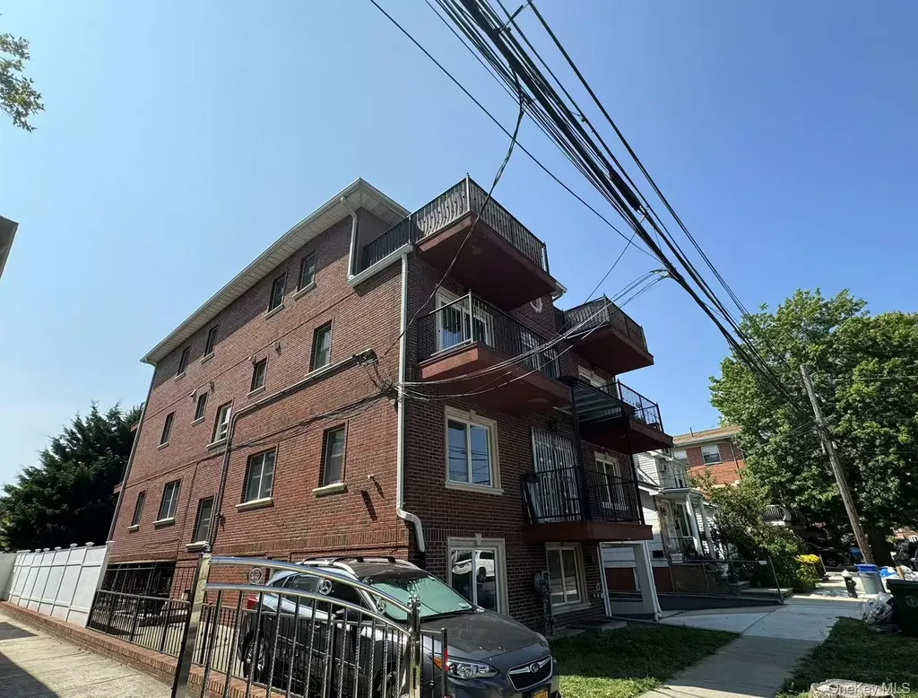 4038 194th Street Flushing NY 11358