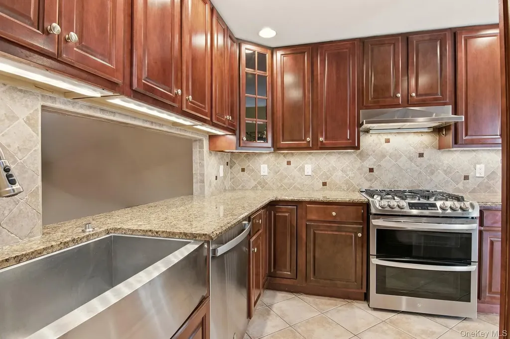 67 Paddington Circle Smithtown NY 11787