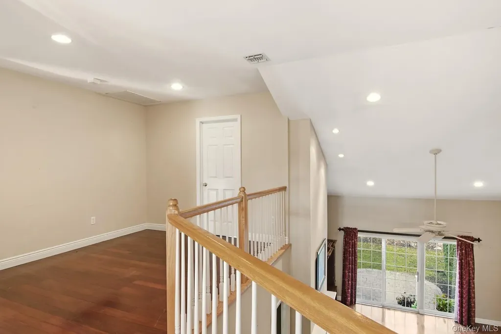 67 Paddington Circle Smithtown NY 11787