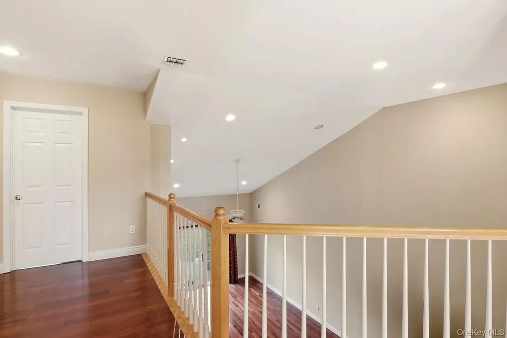 67 Paddington Circle Smithtown NY 11787