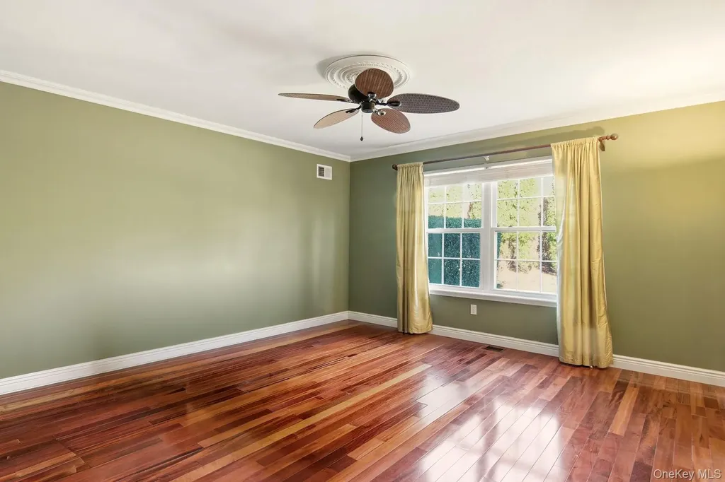 67 Paddington Circle Smithtown NY 11787