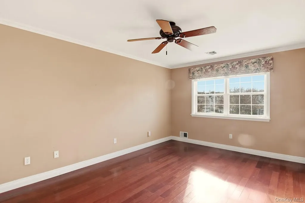 67 Paddington Circle Smithtown NY 11787