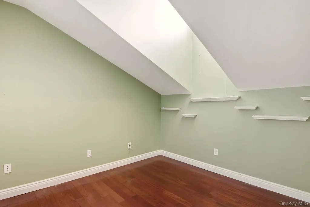 67 Paddington Circle Smithtown NY 11787