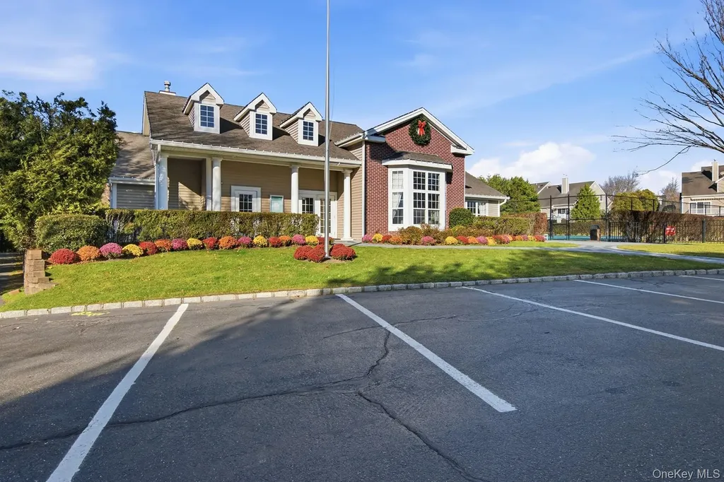 67 Paddington Circle Smithtown NY 11787