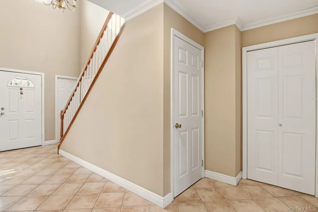 67 Paddington Circle Smithtown NY 11787