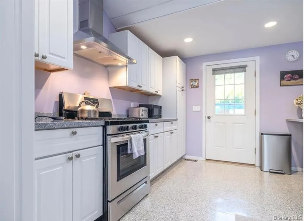 1020 Ruch Lane Southold NY 11971