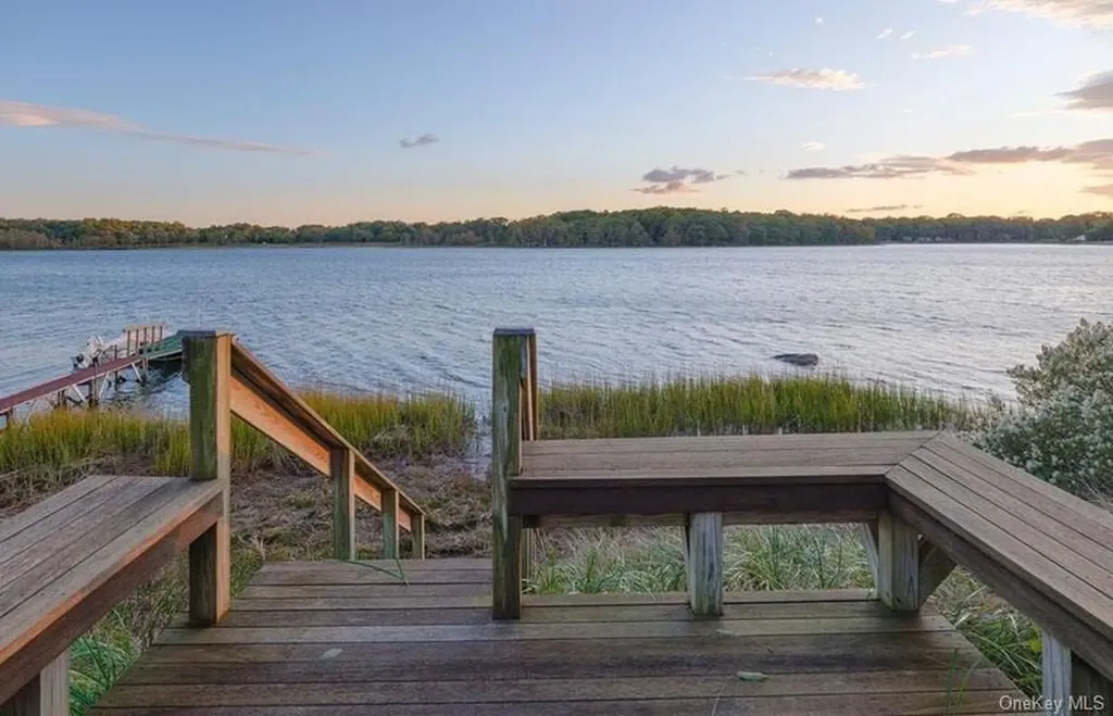 1020 Ruch Lane Southold NY 11971