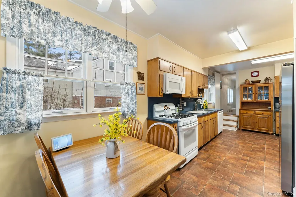 18 Tunstall Road Scarsdale NY 10583