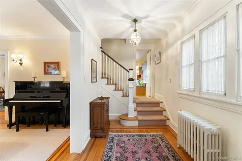 18 Tunstall Road Scarsdale NY 10583