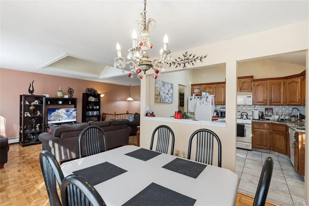 1093 Oakneck Road Bay Shore NY 11706