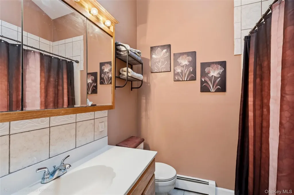 1093 Oakneck Road Bay Shore NY 11706