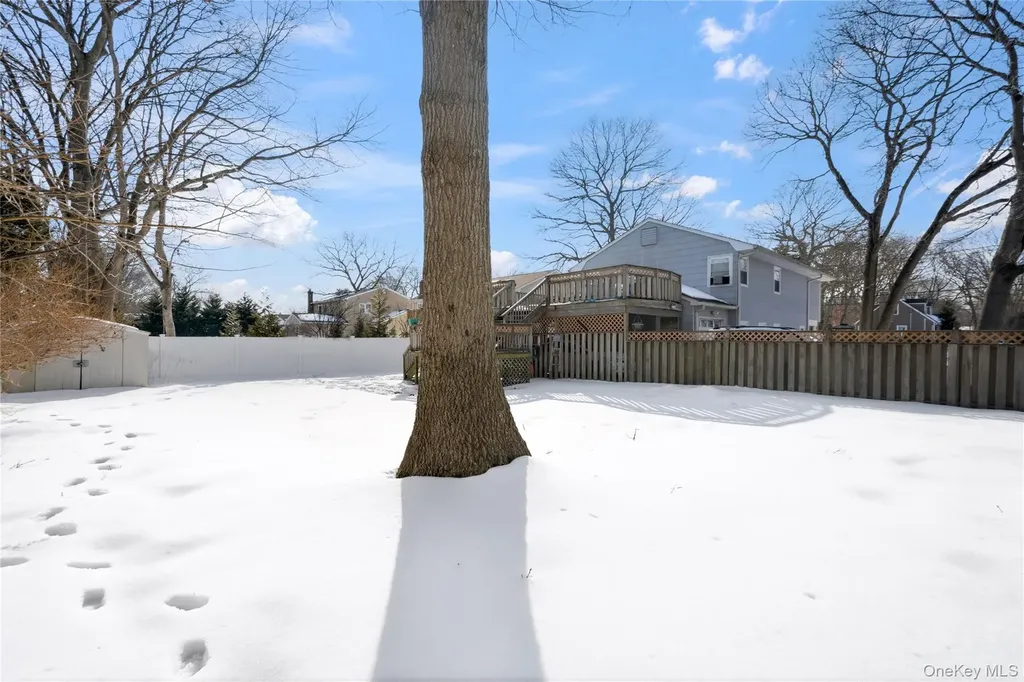 1093 Oakneck Road Bay Shore NY 11706
