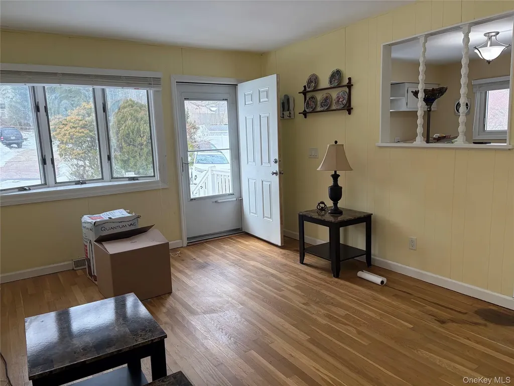 41 Robin Road Rocky Point NY 11778
