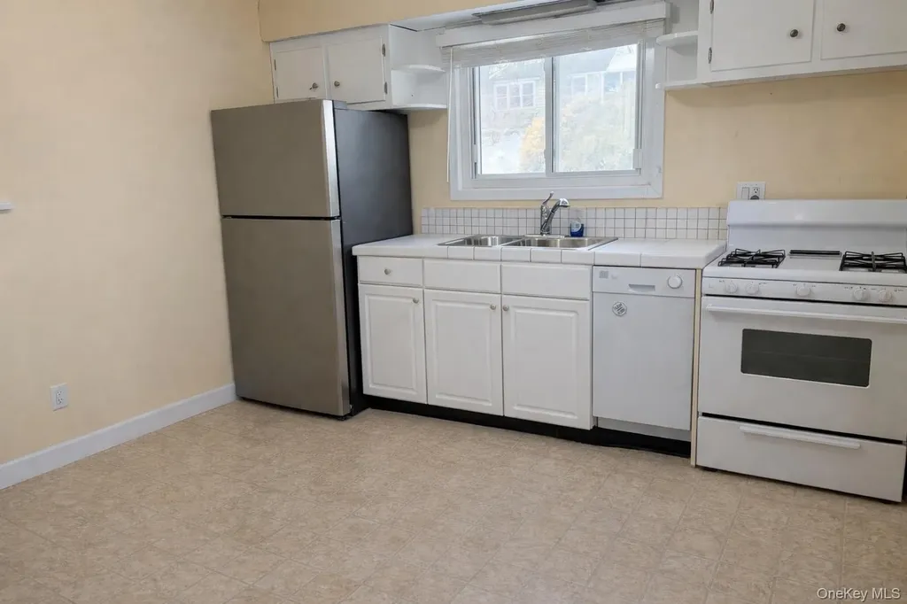 41 Robin Road Rocky Point NY 11778