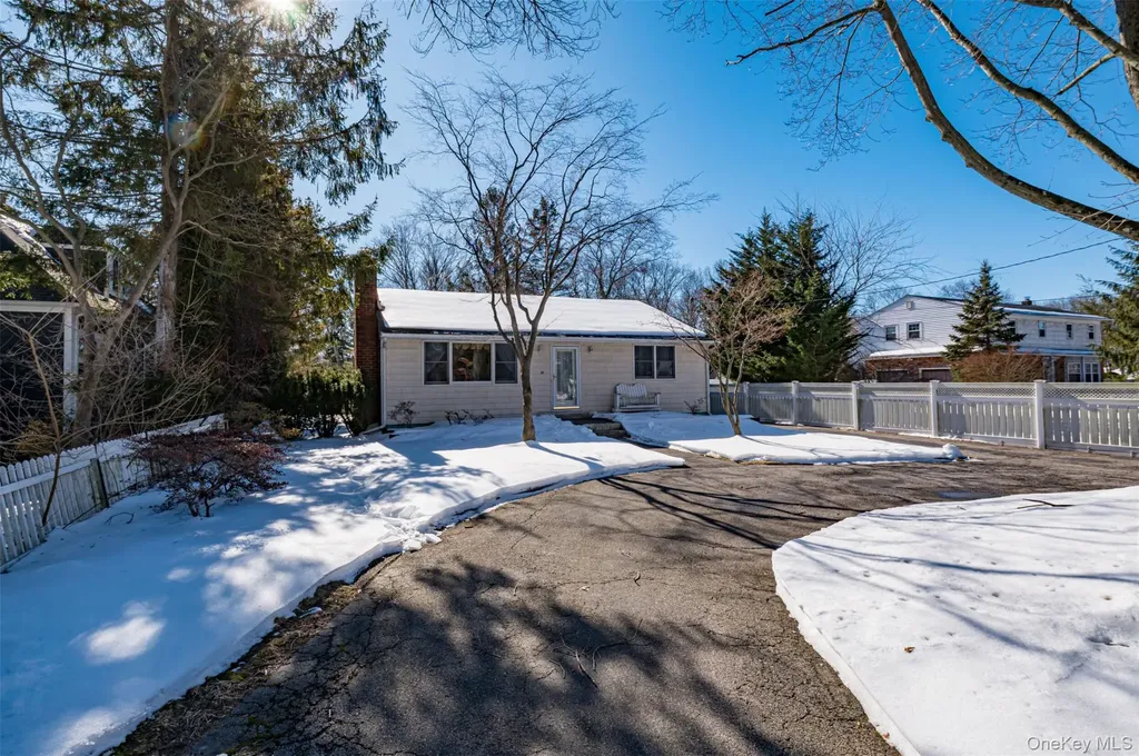 18 Annetta Avenue Smithtown NY 11787