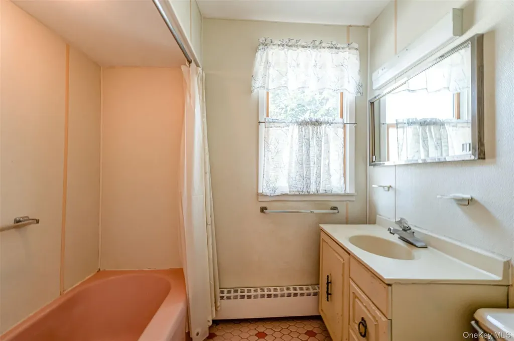 18 Annetta Avenue Smithtown NY 11787