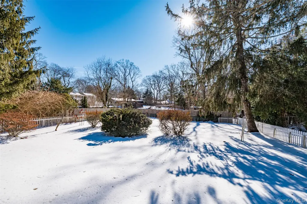 18 Annetta Avenue Smithtown NY 11787